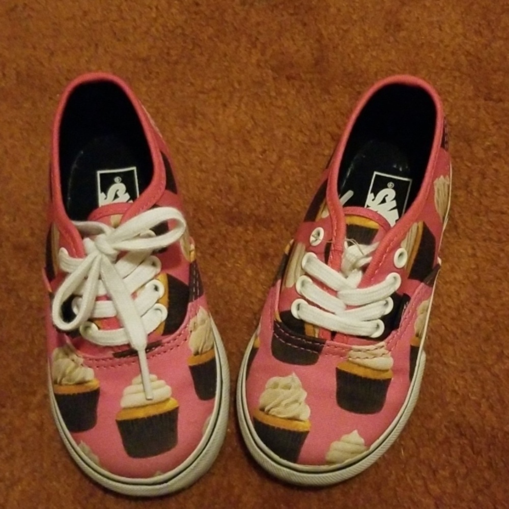 Girls shoes